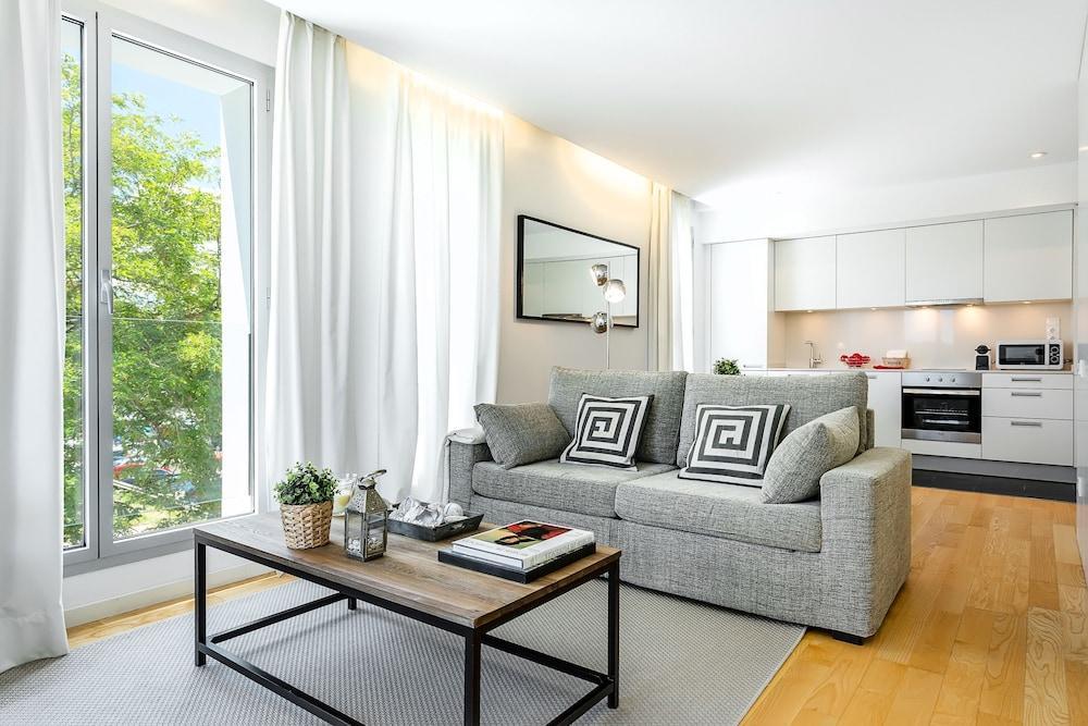 Apartment Urban District - Rambla & Pool Barcelona